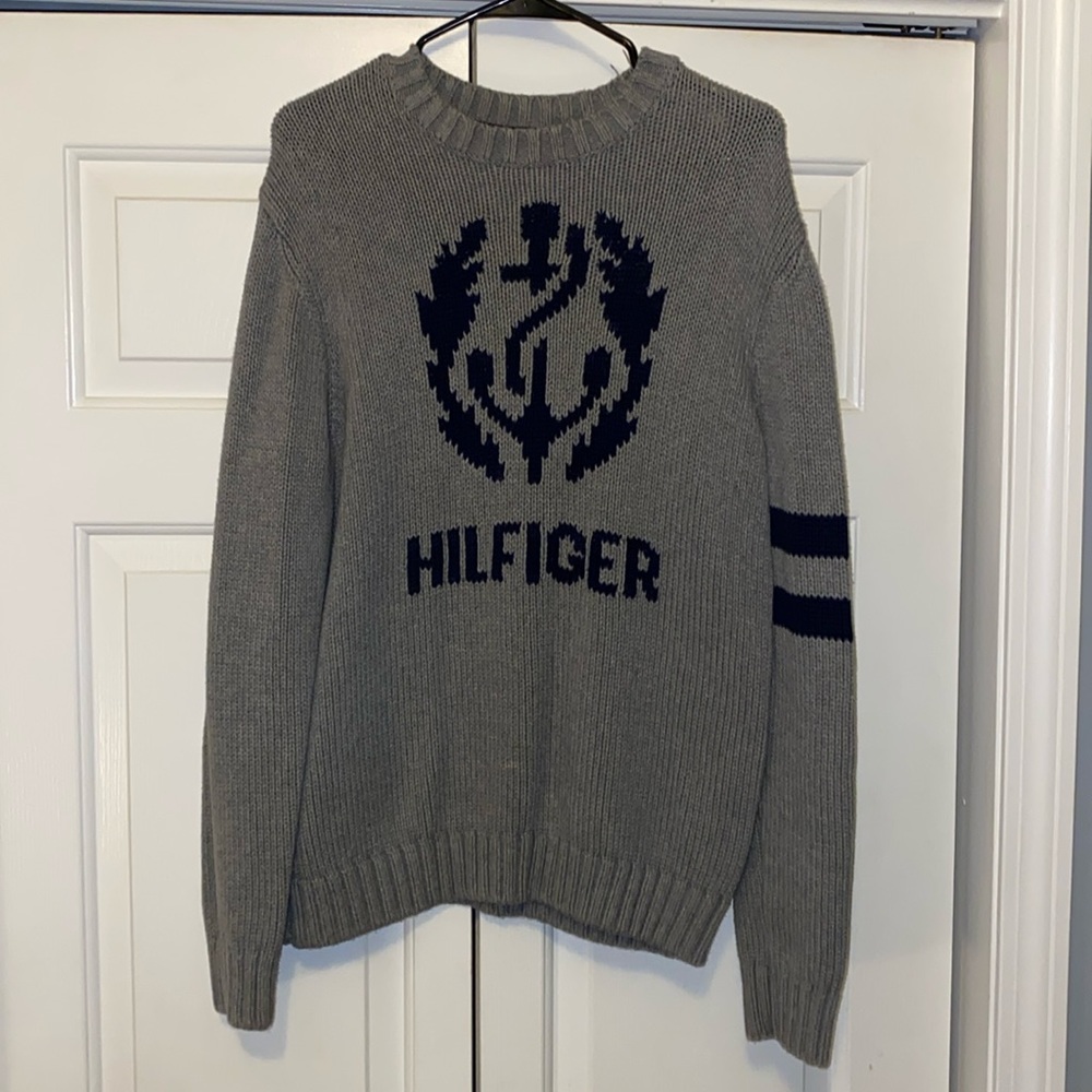 TOMMY HILFIGER SWEATER !!